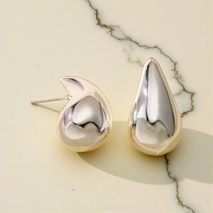 Silver water drop earrings